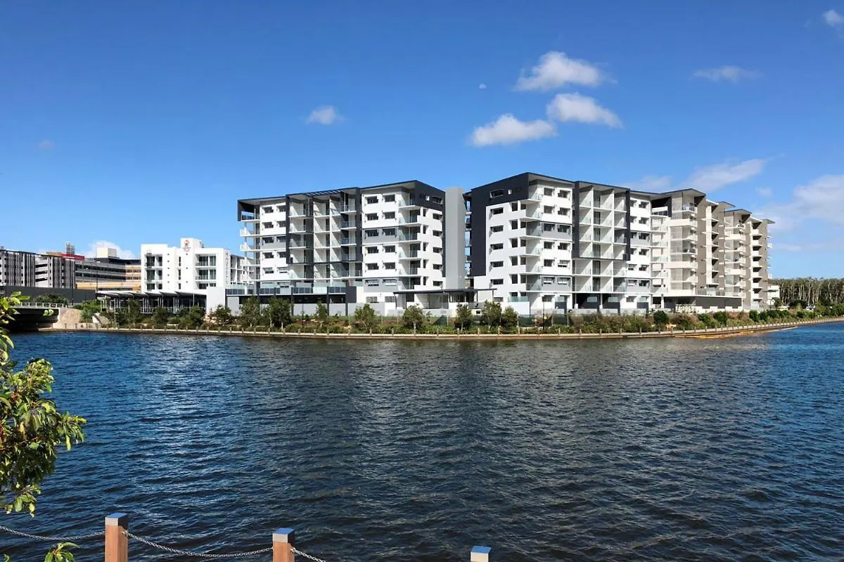 Waterline At Oceanside Hotel Kawana Waters