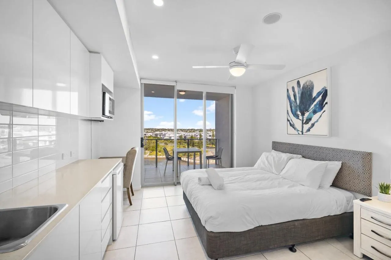 Waterline At Oceanside Hotel Kawana Waters